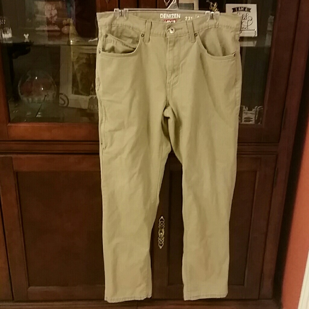 **SOLD**Denizen Levi's Men's Pants
